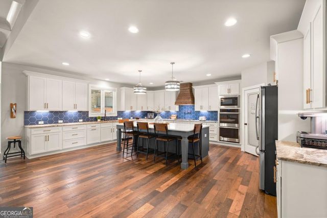 5971 Park Bay Court, Flowery Branch, GA 30542