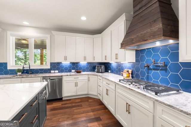 5971 Park Bay Court, Flowery Branch, GA 30542