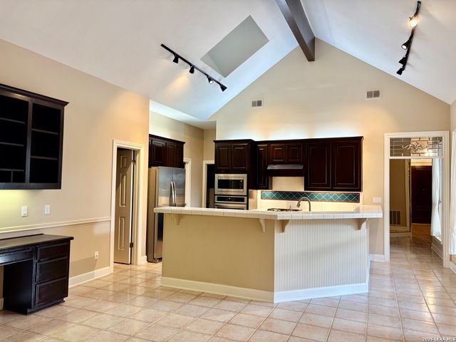 6 Horns Cross, San Antonio, TX 78257