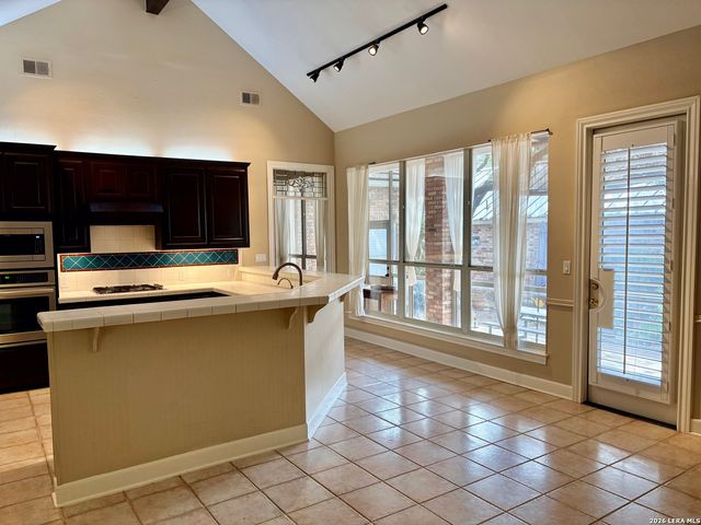 6 Horns Cross, San Antonio, TX 78257