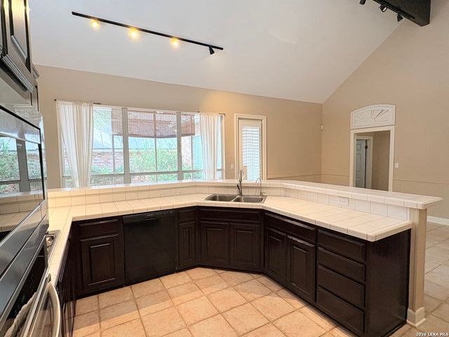 6 Horns Cross, San Antonio, TX 78257