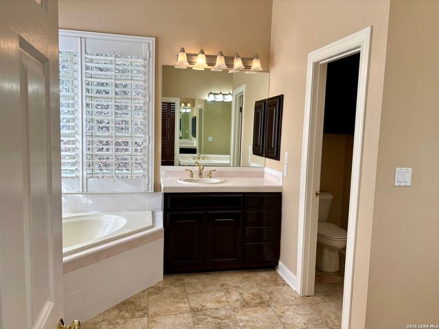 6 Horns Cross, San Antonio, TX 78257