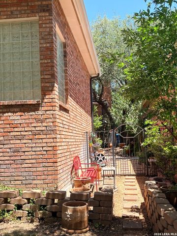 6 Horns Cross, San Antonio, TX 78257