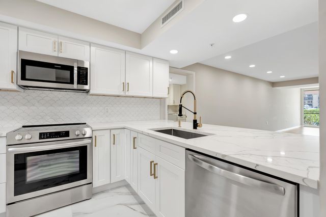 2501 Marina Isle Way 104, Jupiter, FL 33477