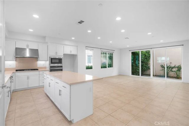 148 Stage, Irvine, CA 92618