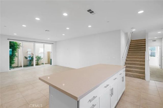 148 Stage, Irvine, CA 92618