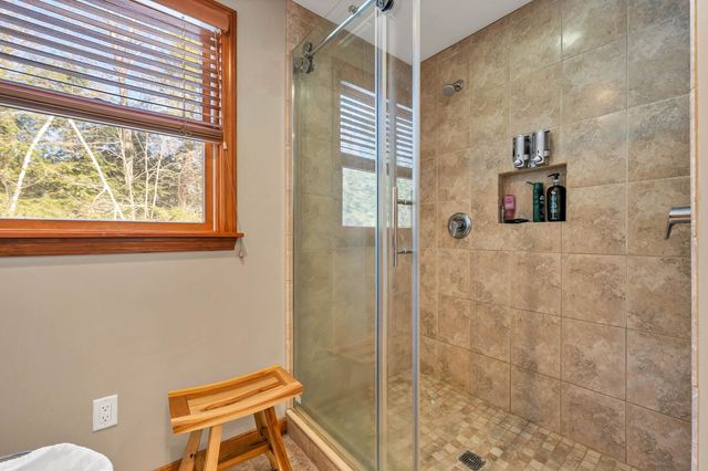 48 Maple Manor Road, Conway, NH 03813
