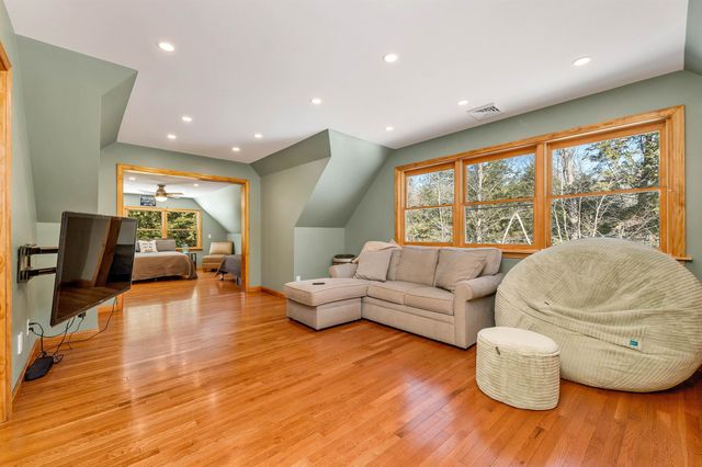 48 Maple Manor Road, Conway, NH 03813