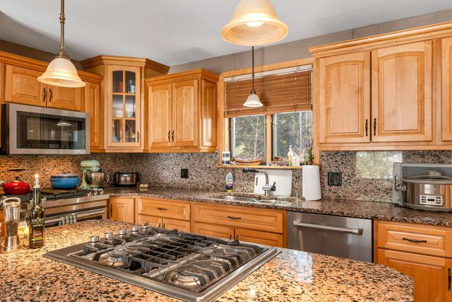 48 Maple Manor Road, Conway, NH 03813