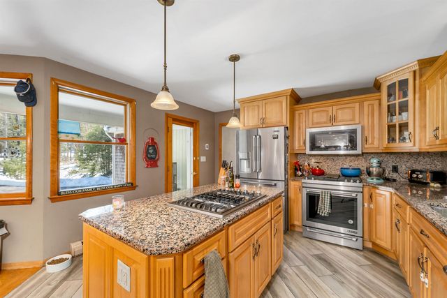 48 Maple Manor Road, Conway, NH 03813