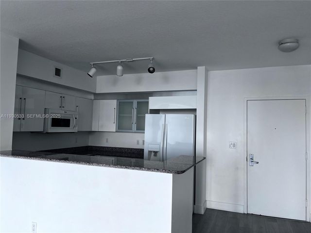 335 S Biscayne Blvd 2701, Miami, FL 33131