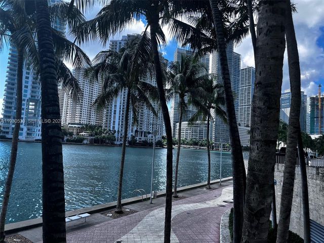 335 S Biscayne Blvd 2701, Miami, FL 33131