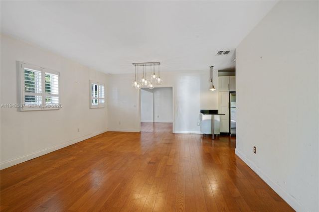 500 Aragon Ave, Coral Gables, FL 33134