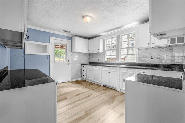 1224 WELLS STATION RD, Memphis, TN 38122
