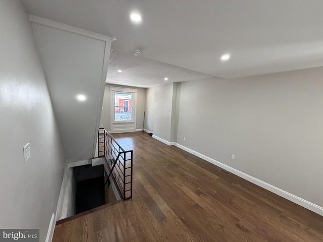 221 N HOBART ST, Philadelphia, PA 19139