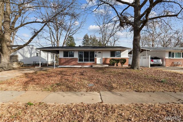 1035 Kostka Lane, Florissant, MO 63031