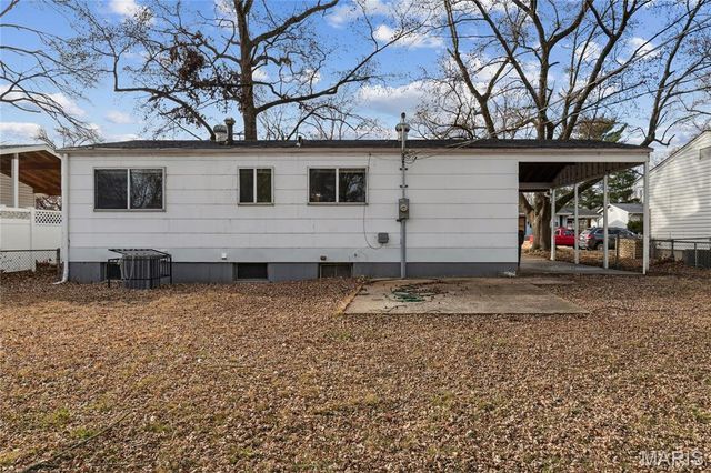 1035 Kostka Lane, Florissant, MO 63031