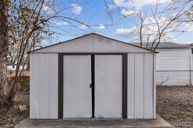 1035 Kostka Lane, Florissant, MO 63031