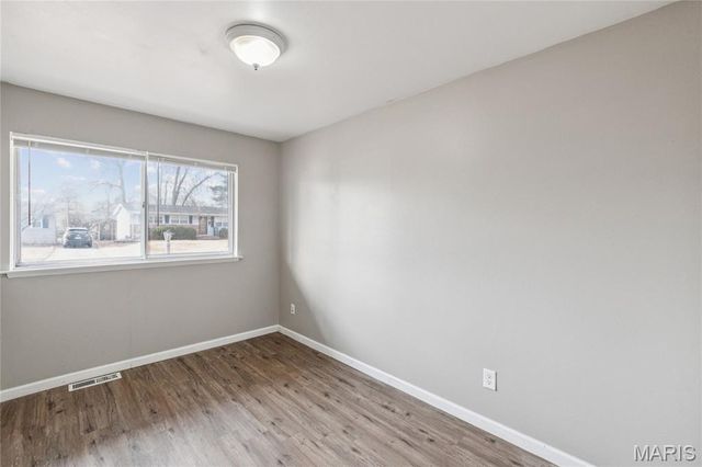 1035 Kostka Lane, Florissant, MO 63031