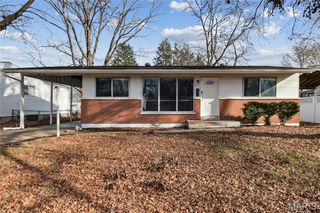 1035 Kostka Lane, Florissant, MO 63031