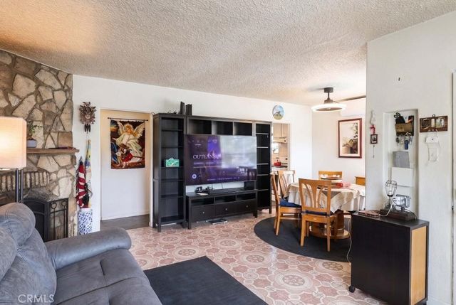 1229 S Flower, Santa Ana, CA 92707