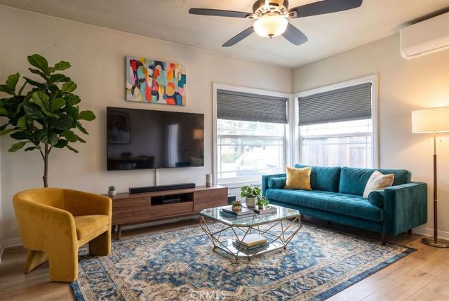 1229 S Flower, Santa Ana, CA 92707