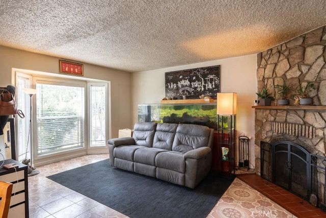 1229 S Flower, Santa Ana, CA 92707