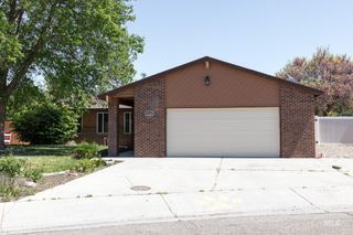586 NW 18th Street, Ontario, OR 97914