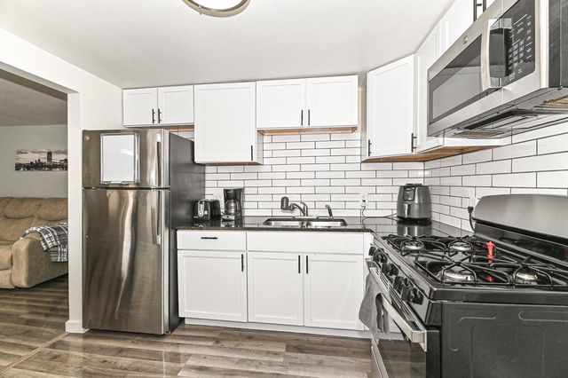 8802 W Center STREET, Milwaukee, WI 53222