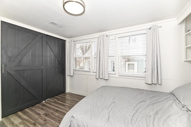 8802 W Center STREET, Milwaukee, WI 53222