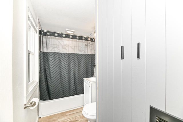 8802 W Center STREET, Milwaukee, WI 53222