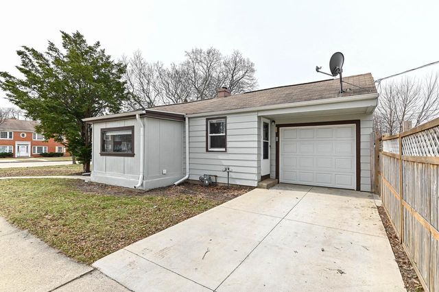 8802 W Center STREET, Milwaukee, WI 53222