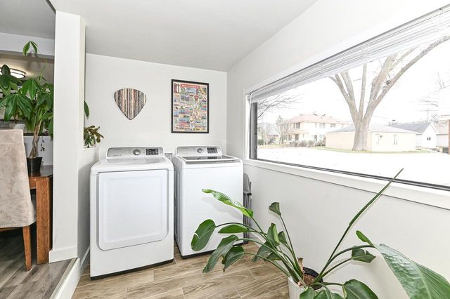 8802 W Center STREET, Milwaukee, WI 53222