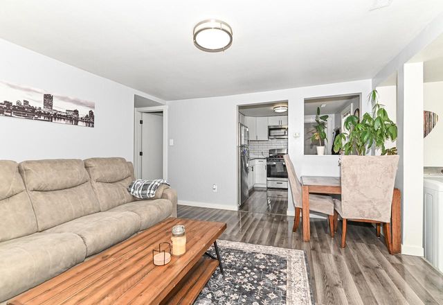 8802 W Center STREET, Milwaukee, WI 53222