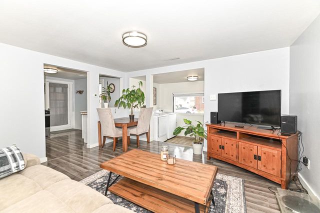 8802 W Center STREET, Milwaukee, WI 53222