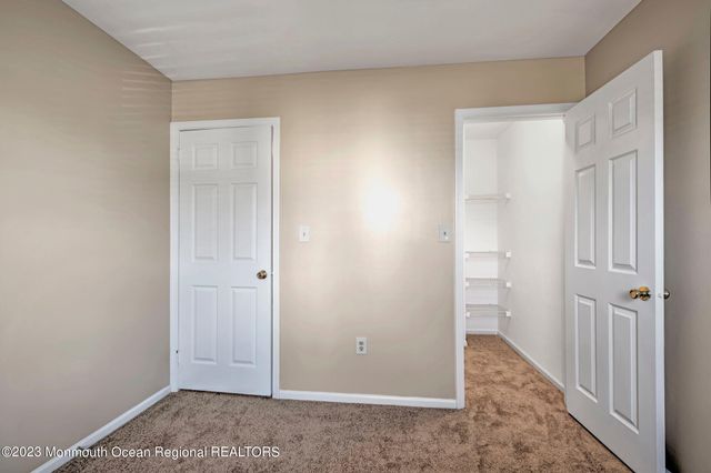 7 Stuart Drive 4, Freehold, NJ 07728