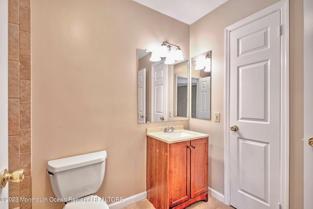 7 Stuart Drive 4, Freehold, NJ 07728