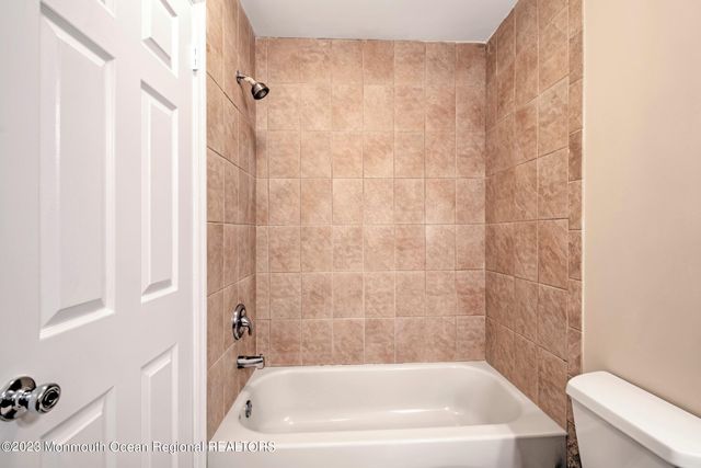7 Stuart Drive 4, Freehold, NJ 07728
