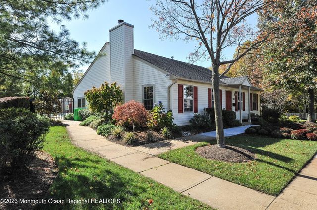 7 Stuart Drive 4, Freehold, NJ 07728