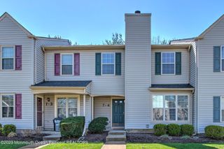 7 Stuart Drive 4, Freehold, NJ 07728