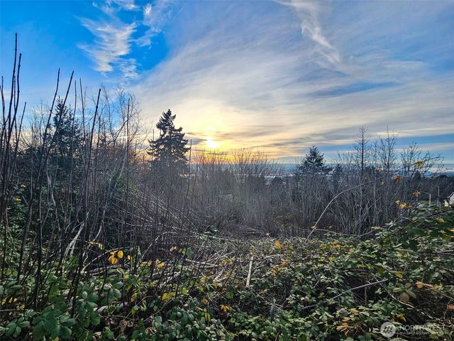 63 XX 19th Street NE, Tacoma, WA 98422