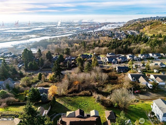 63 XX 19th Street NE, Tacoma, WA 98422