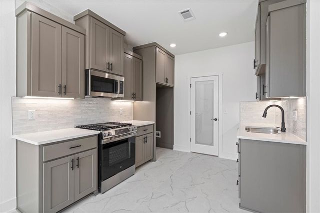 6901 SW High Meadow Boulevard, Bentonville, AR 72713