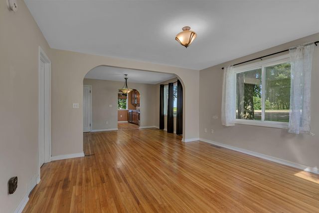 109 Main Street E, Spring Hill, MN 56352