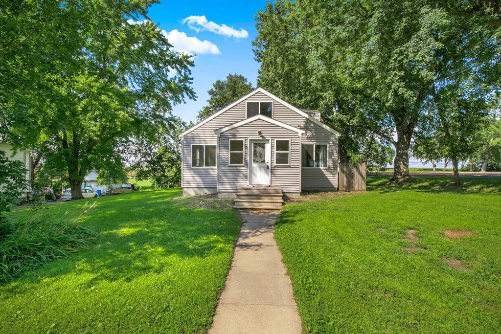 109 Main Street E, Spring Hill, MN 56352