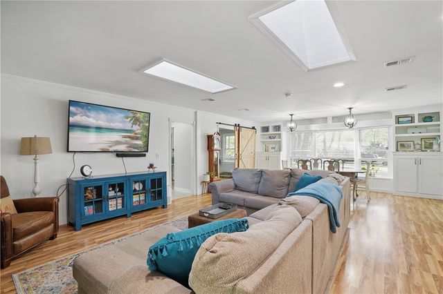 408 Couper Ave, St Simons Island, GA 31522