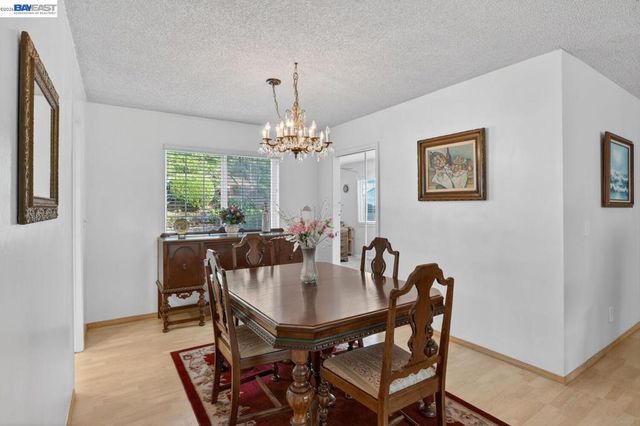 5827 5827 Cold Water Drive, Castro Valley, CA 94552