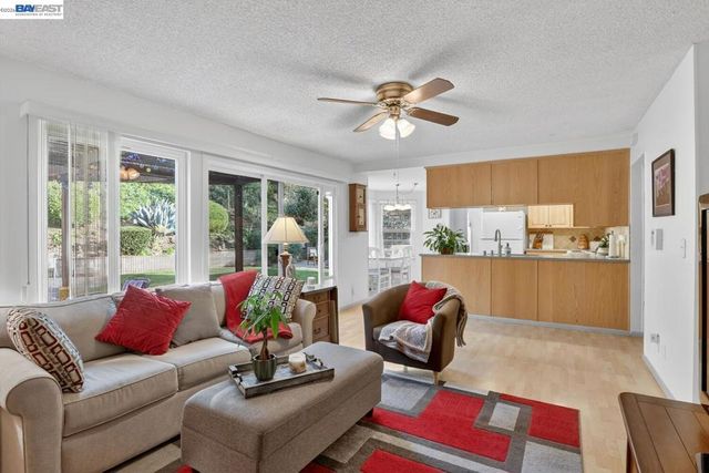 5827 5827 Cold Water Drive, Castro Valley, CA 94552