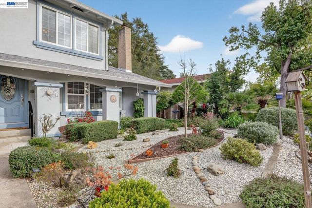 5827 5827 Cold Water Drive, Castro Valley, CA 94552