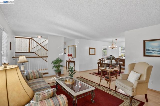 5827 5827 Cold Water Drive, Castro Valley, CA 94552